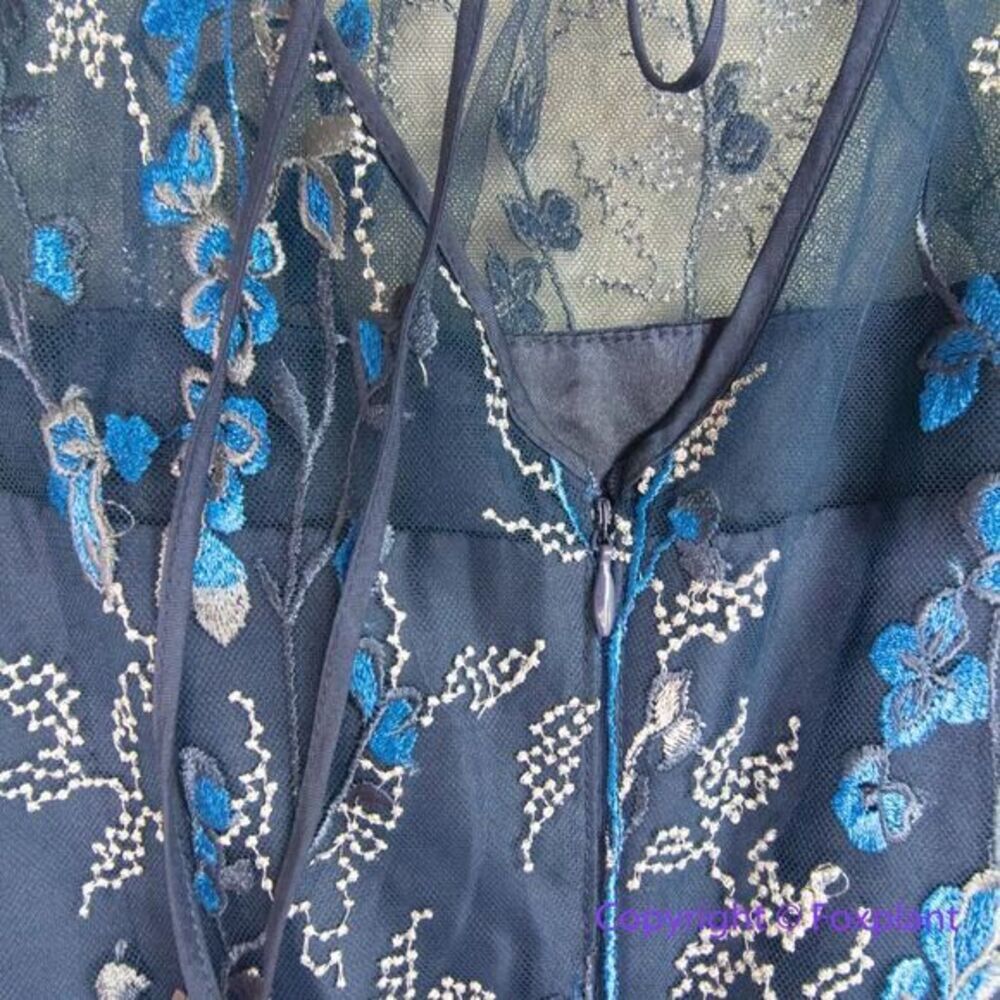 New! White House Black Market blue embroidered fit and flare dress, size 6‎ - Picture 14 of 16